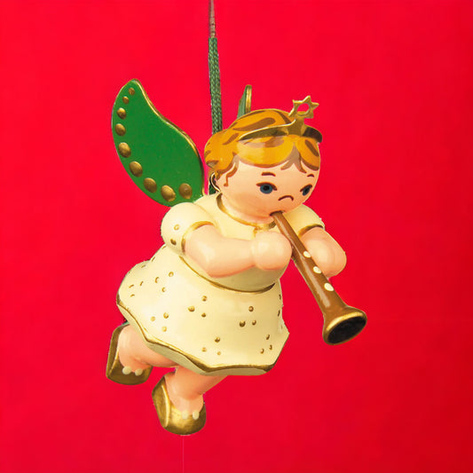 Hubrig Volkskunst | Baumbehang | Weihnachtsengel | Engel mit Klarinette | 6 cm