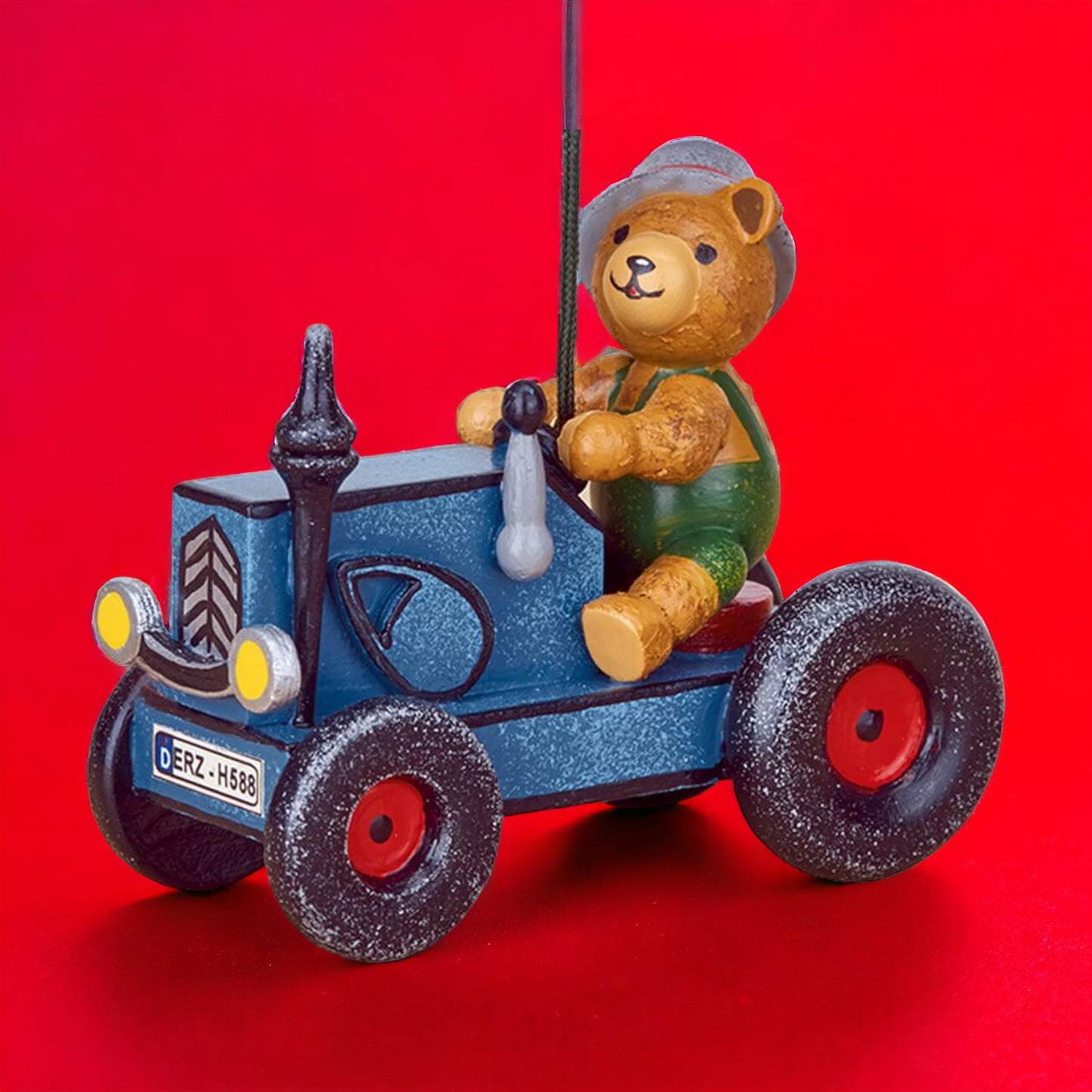 Hubrig Volkskunst | Baumbehang | Traktor mit Teddy | 8 cm