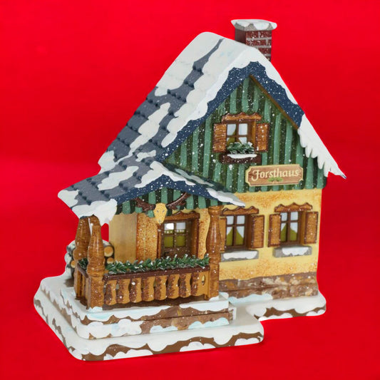 Hubrig Volkskunst | Winterkinder | Winterhaus | Forsthaus | elektrisch beleuchtet | 15 cm